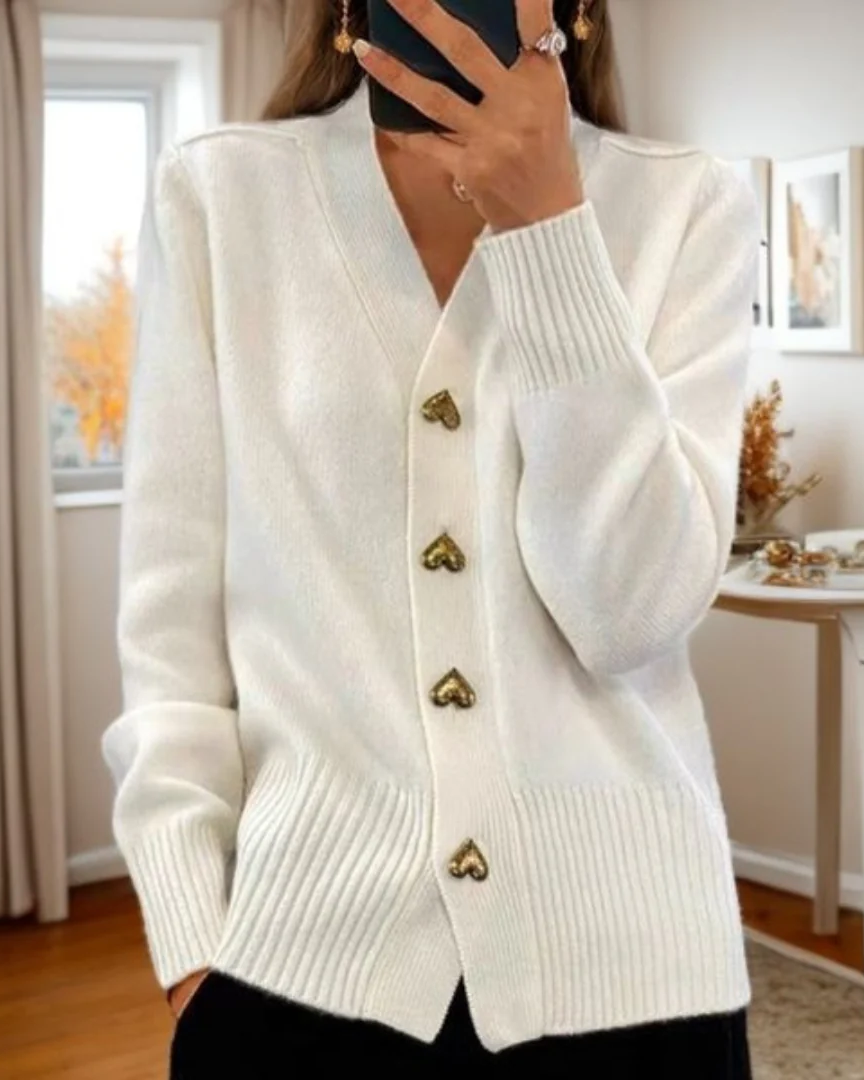 Donna | Elegant Heart Button Cardigan